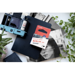 Lomo Lomography B&W400 35mm Berlin Kino Film